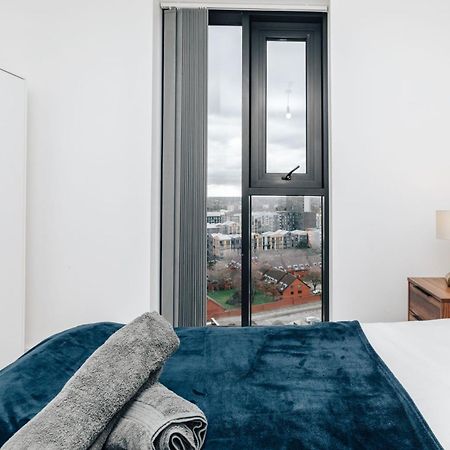Luxury 2 Bedroom Apartment, Broad Street バーミンガム エクステリア 写真