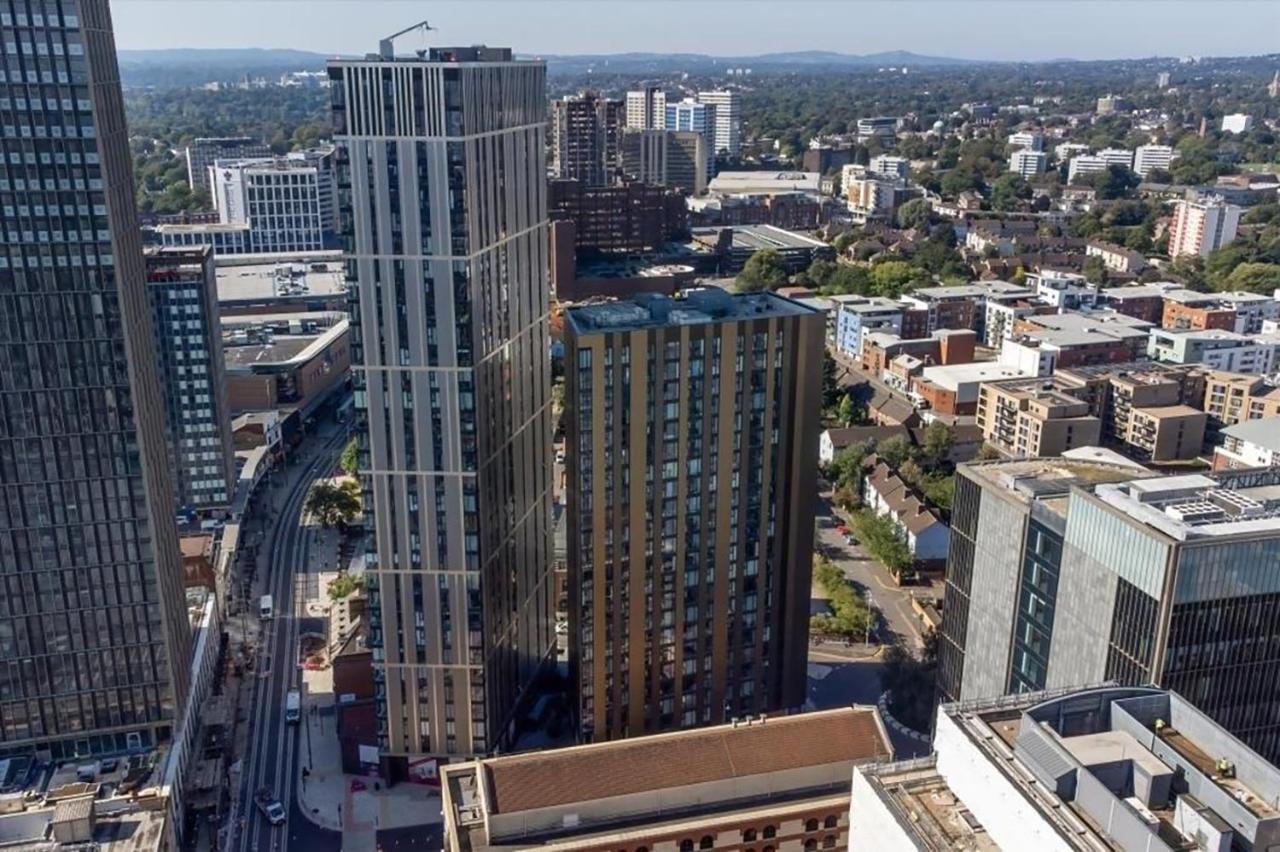 Luxury 2 Bedroom Apartment, Broad Street バーミンガム エクステリア 写真