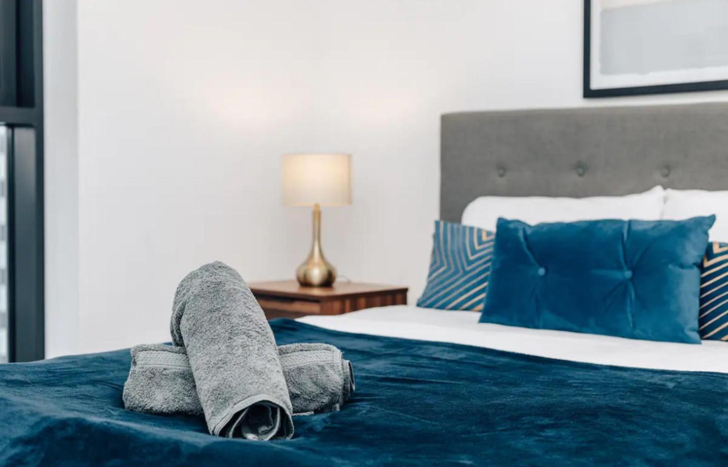 Luxury 2 Bedroom Apartment, Broad Street バーミンガム エクステリア 写真